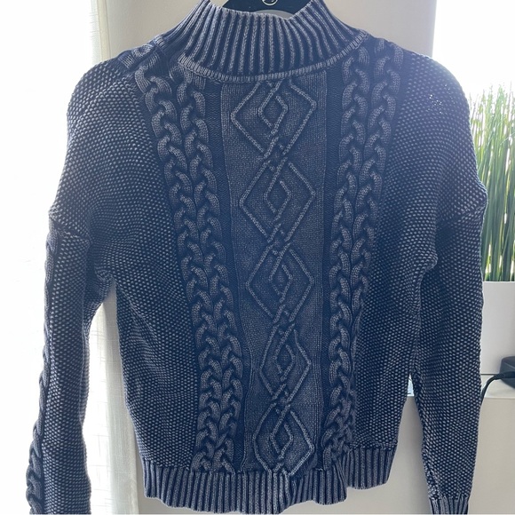 NWT House of Harlow 1960 Navy Cableknit Mockneck Sweater - Picture 4 of 5